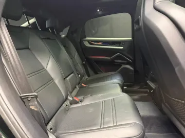 Car image 33