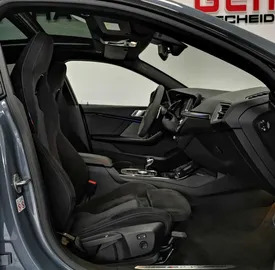 Car image 30