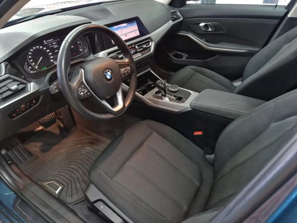 BMW 320i xDrive 135 kW image number 11