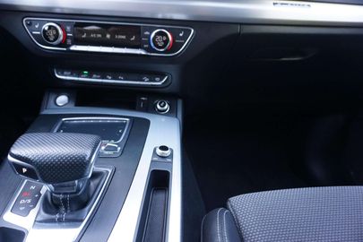 Car image 37