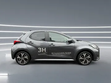 Car image 3