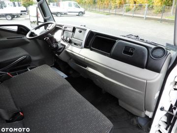 Car image 40