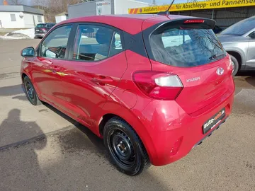 Car image 5