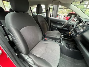 Car image 14