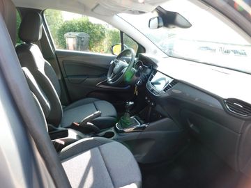 Car image 10