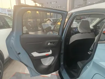 Car image 27
