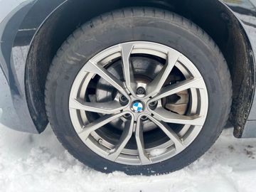 Car image 36