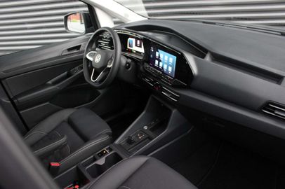 Car image 31