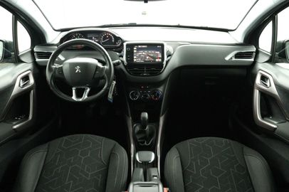 Car image 16