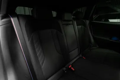 Car image 40