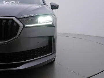 Car image 32