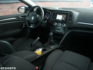 Car image 28