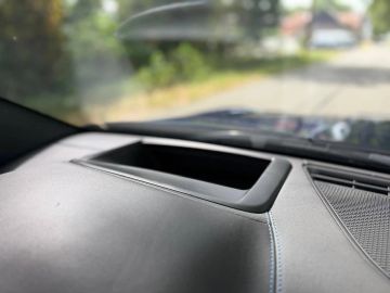 Car image 49
