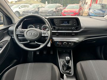 Car image 14