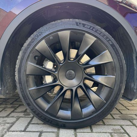 Tesla Model Y 220 kW image number 21