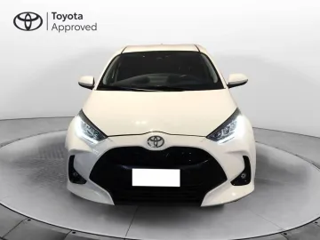 Car image 3