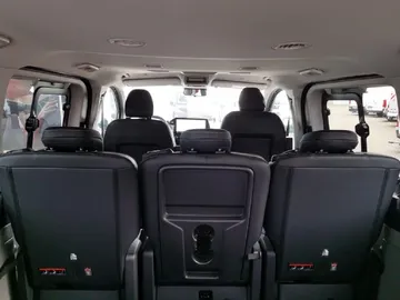 Car image 28