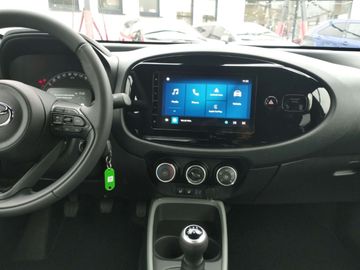 Car image 15