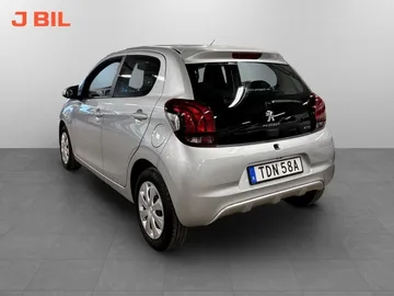 Car image 3