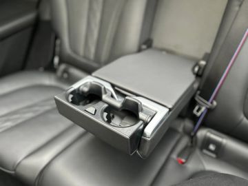 Car image 33