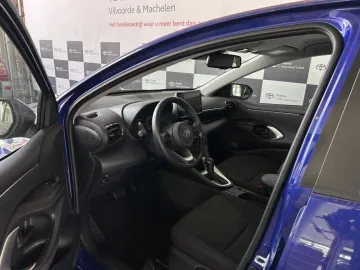 Car image 8