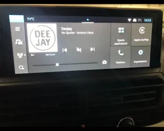Car image 26