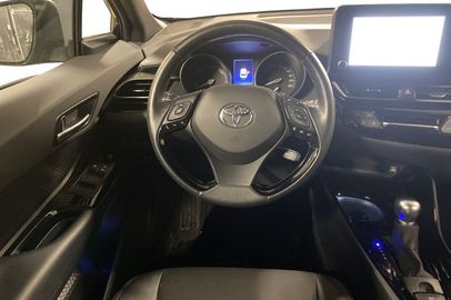 Car image 11