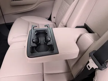 Car image 47