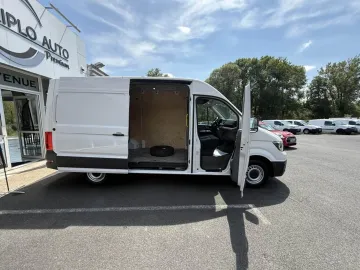 Car image 29