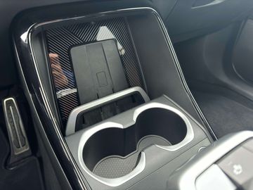 Car image 37