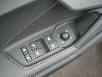 Car image 37