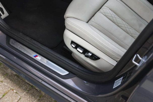 BMW 520i Touring 135 kW image number 12