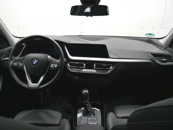 BMW 118i 100 kW image number 5