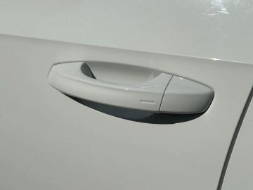 Car image 36