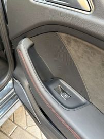 Car image 38