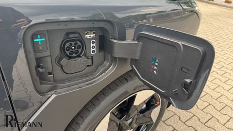 Car image 33