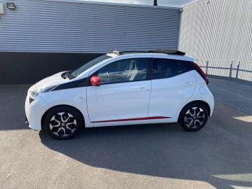 Car image 3