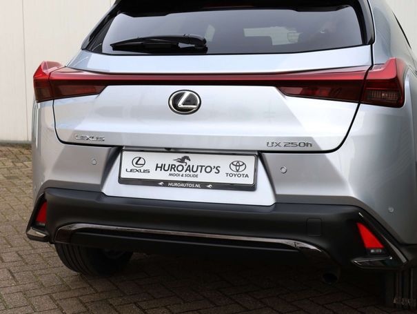 Lexus UX 250h 135 kW image number 36