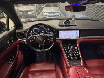 Car image 25
