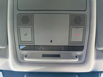 Car image 32