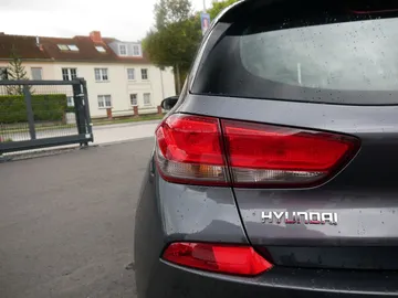 Car image 35