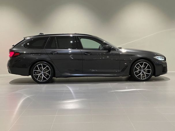 BMW 540i Touring xDrive 246 kW image number 3