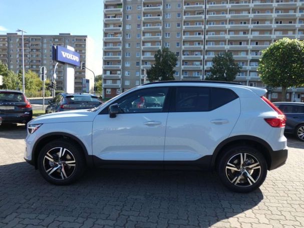 Volvo XC40 B4 Plus Dark 145 kW image number 12