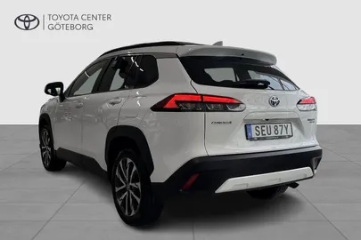Car image 4