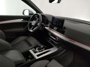 Car image 30