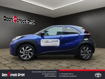 Car image 4