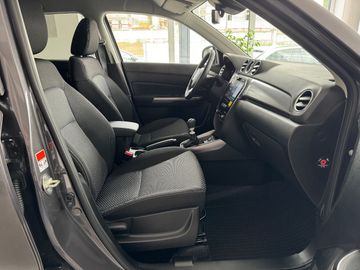 Car image 15