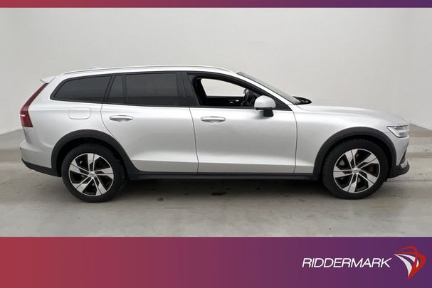 Volvo V60 Cross Country B4 AWD 146 kW image number 1