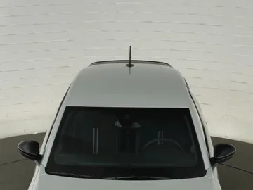 Car image 34
