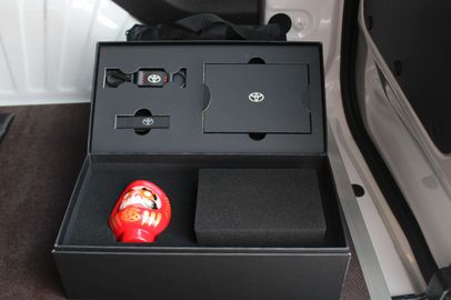 Car image 37